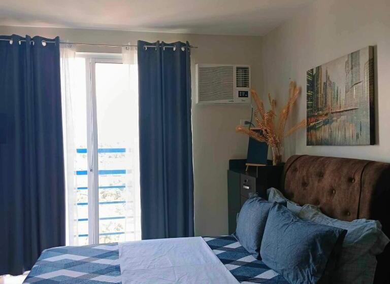 标准工作室带阳台, Loop Spacious Studio Unit