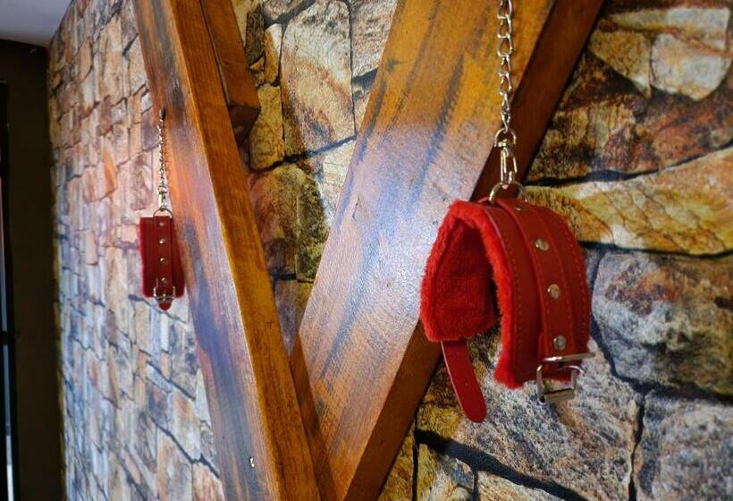 수피리어 스위트, Nw 4896 Theater