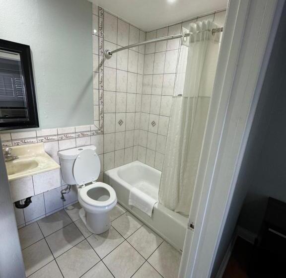 带大床的豪华间, La Cienega Inn Motel