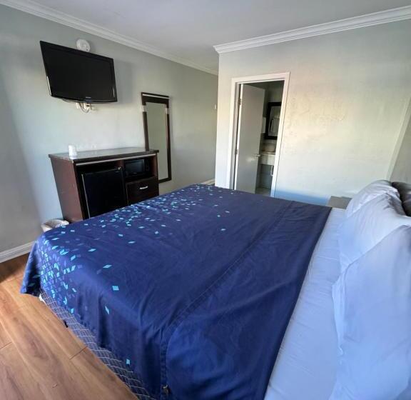 带大床的豪华间, La Cienega Inn Motel