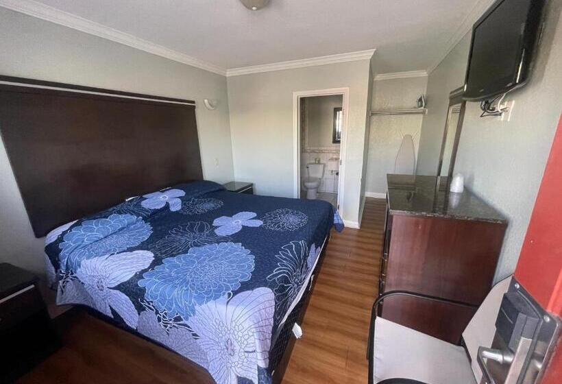 带大床的豪华间, La Cienega Inn Motel