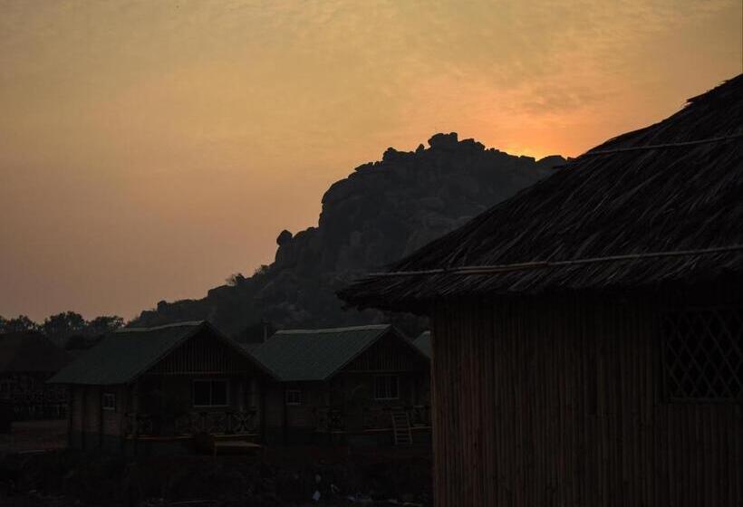 اتاق لوکس, Mowgli S Cafe Hampi & Guest House