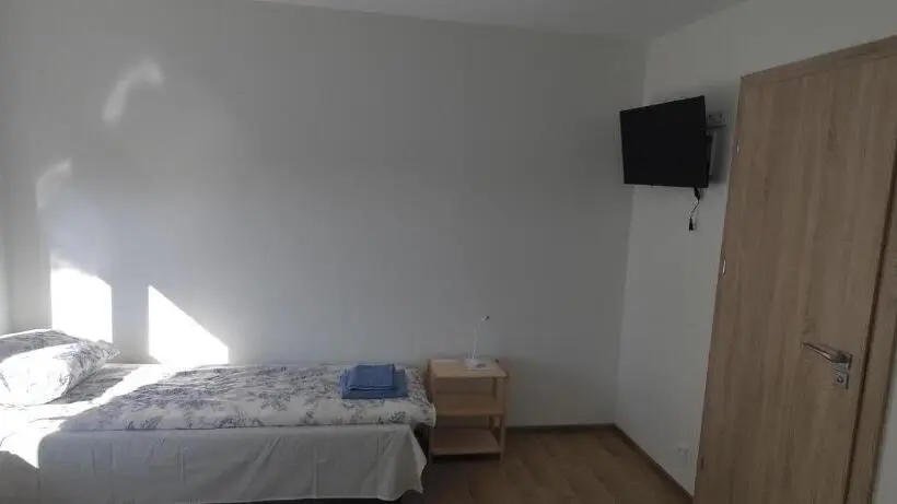 اتاق استاندارد چهار تخته, Radikiai House