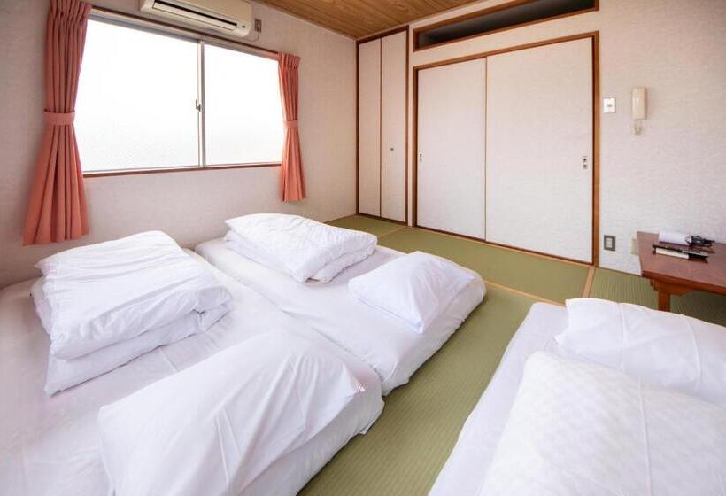 Номер Стандарт Трехместный, Yamato Saidaiji Hotel Sindai