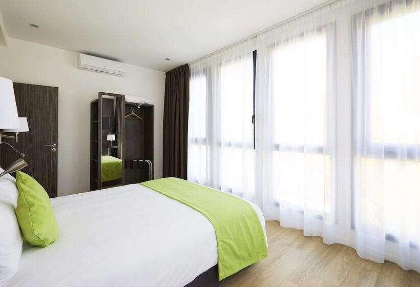 Люкс Deluxe 2 Спальни, Apparthotel La Girafe