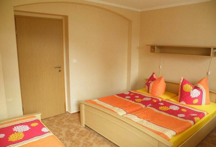 スタンダードトリプルルーム, Am Lindenbaum