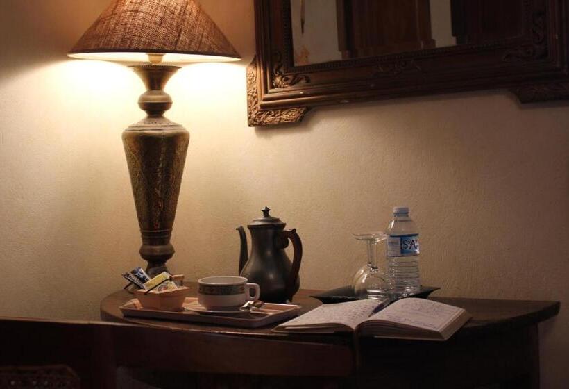 غرفة قياسية مطلّة علي الحديقة, Chambres D’hôte Manoir De Kerliviry