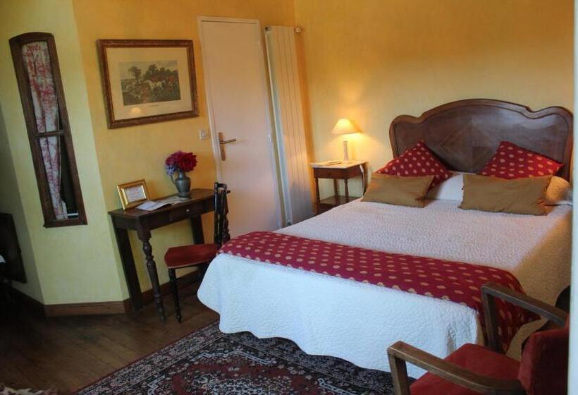 غرفة عائلية مطلّة علي الحديقة, Chambres D’hôte Manoir De Kerliviry