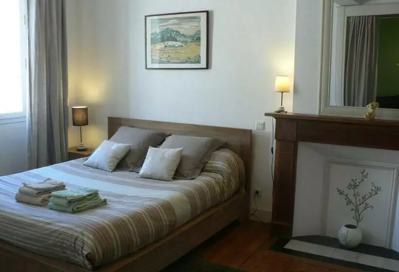 スタンダードトリプルルーム, La Terrasse De La Grand Rue   Chambre D Hôtes