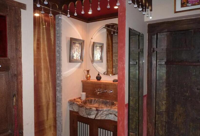 标准间带山景, Les Folies De La Serve