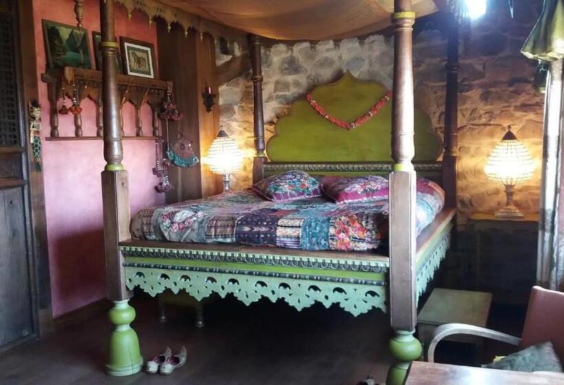 标准间带山景, Les Folies De La Serve