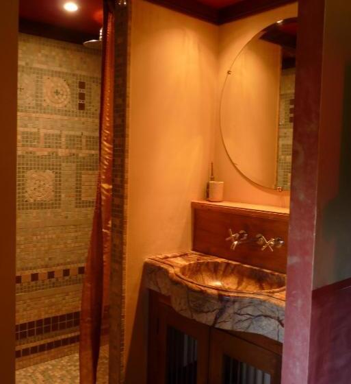 标准间带山景, Les Folies De La Serve