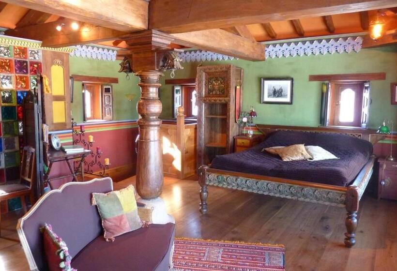 标准间, Les Folies De La Serve