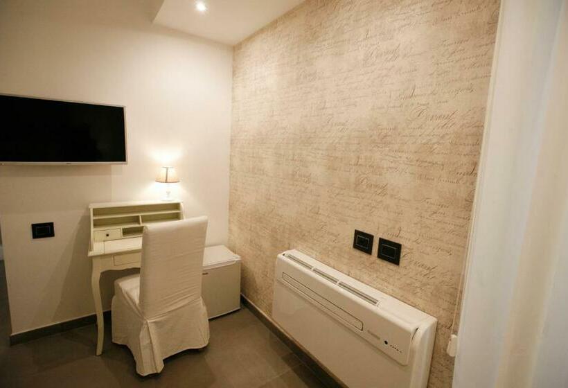 اتاق استاندارد یک نفره, Relais Piazza Del Plebiscito B&b