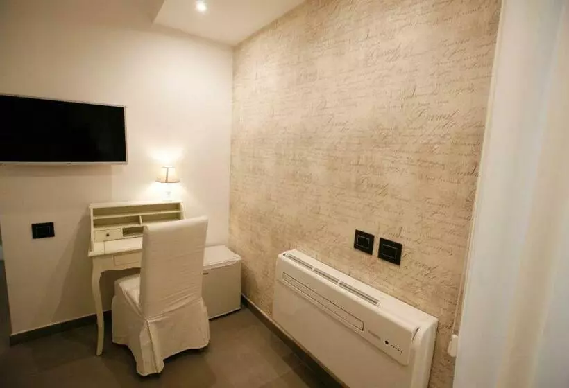 اتاق استاندارد یک نفره, Relais Piazza Del Plebiscito B&b