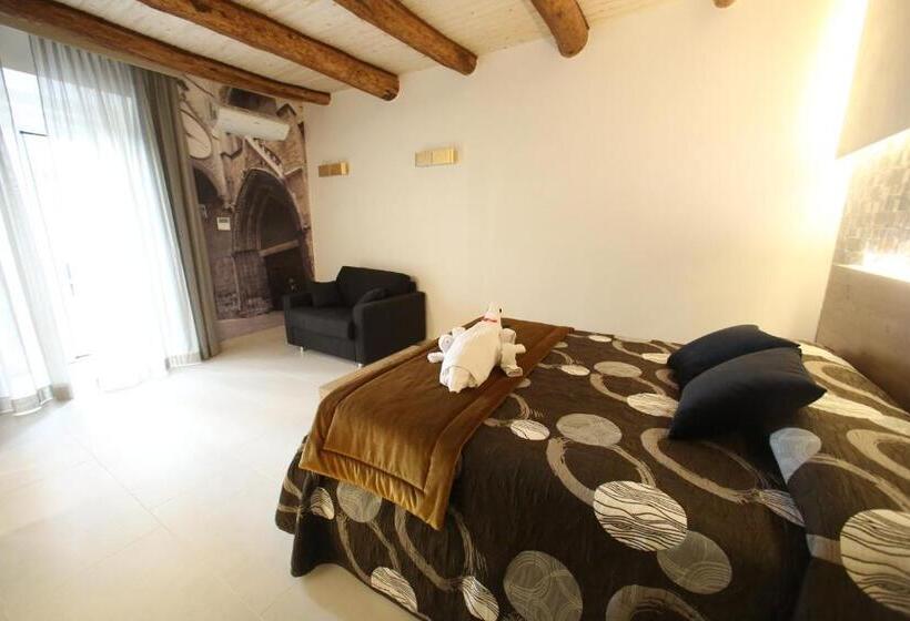 اتاق سوپریور با تخت بزرگ, Relais Piazza Del Plebiscito B&b