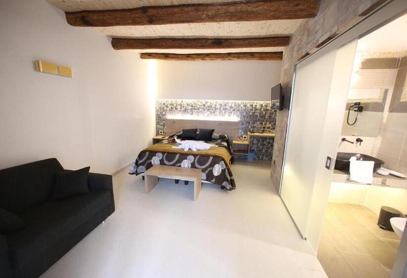 اتاق سوپریور با تخت بزرگ, Relais Piazza Del Plebiscito B&b