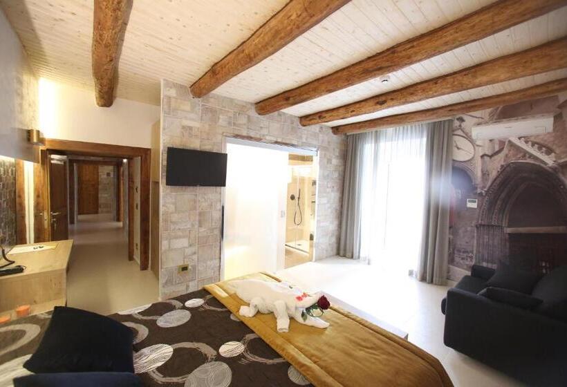اتاق سوپریور با تخت بزرگ, Relais Piazza Del Plebiscito B&b