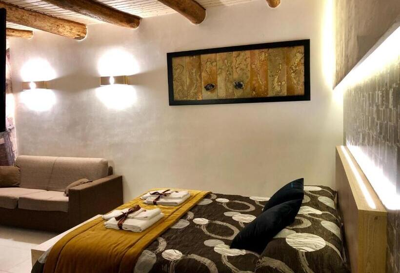 اتاق سوپریور با تخت بزرگ, Relais Piazza Del Plebiscito B&b