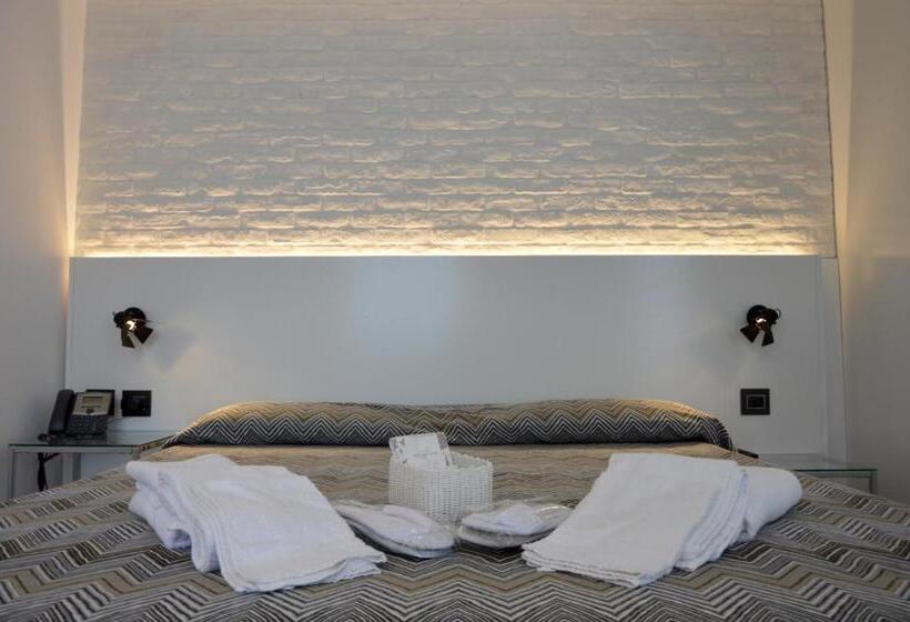 اتاق سوپریور با تخت بزرگ, Relais Piazza Del Plebiscito B&b
