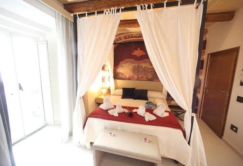 اتاق لوکس با وان آب گرم, Relais Piazza Del Plebiscito B&b