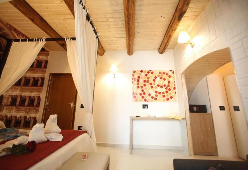اتاق لوکس با وان آب گرم, Relais Piazza Del Plebiscito B&b