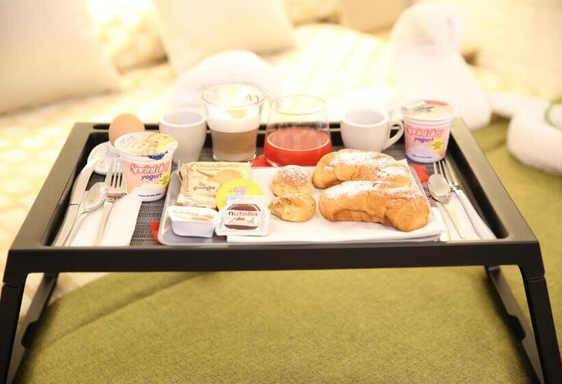سوئیت با وان آب گرم, Relais Piazza Del Plebiscito B&b