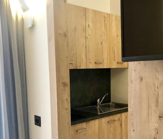 سوئیت با وان آب گرم, Relais Piazza Del Plebiscito B&b