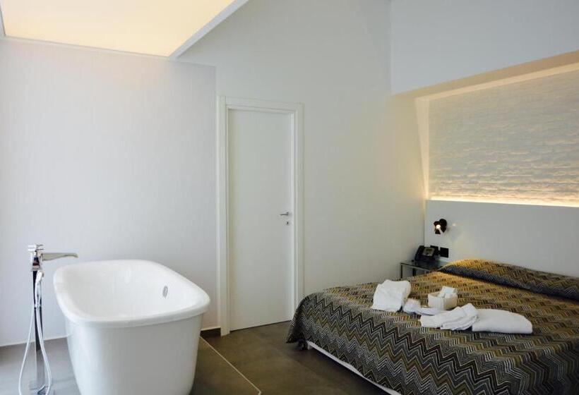 اتاق سوپریور با تخت بزرگ, Relais Piazza Del Plebiscito B&b