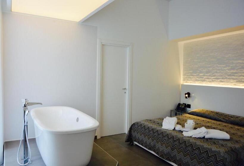 اتاق سوپریور با تخت بزرگ, Relais Piazza Del Plebiscito B&b