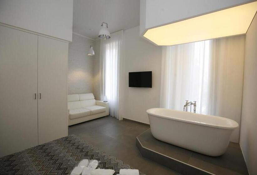 اتاق سوپریور با تخت بزرگ, Relais Piazza Del Plebiscito B&b
