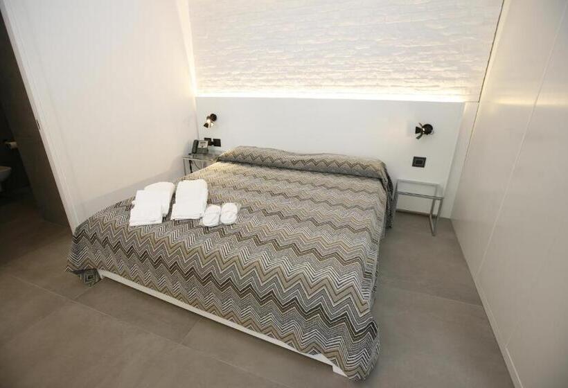 اتاق سوپریور با تخت بزرگ, Relais Piazza Del Plebiscito B&b