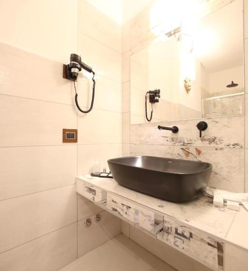 اتاق لوکس با وان آب گرم, Relais Piazza Del Plebiscito B&b