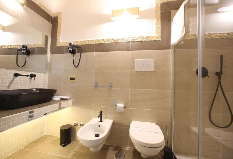 اتاق سوپریور با تخت بزرگ, Relais Piazza Del Plebiscito B&b