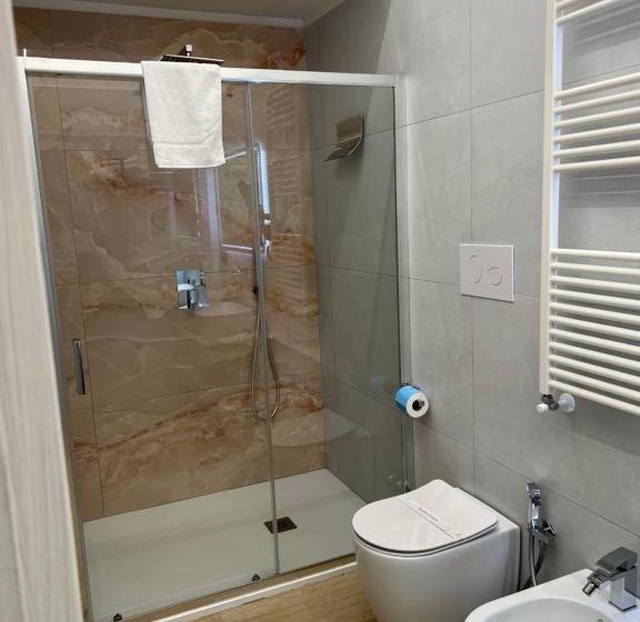 سوئیت با وان آب گرم, Relais Piazza Del Plebiscito B&b