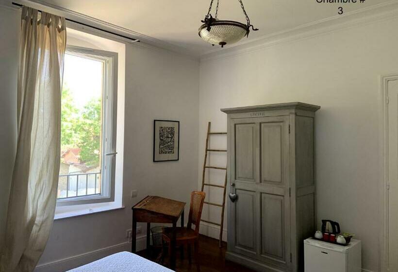 バス共有のスタンダードルーム, Un Nid En Camargue