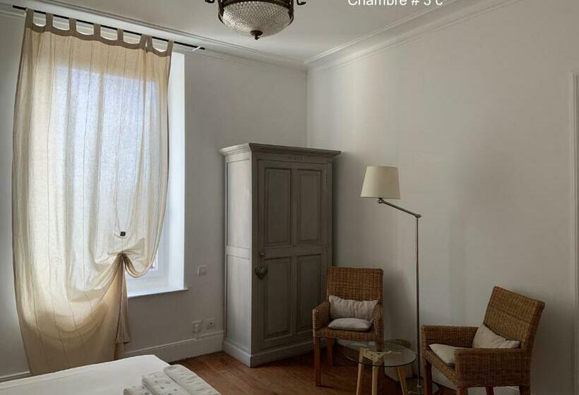 バス共有のスタンダードルーム, Un Nid En Camargue