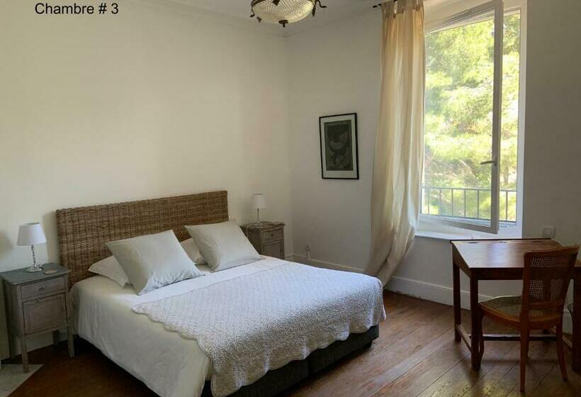 バス共有のスタンダードルーム, Un Nid En Camargue