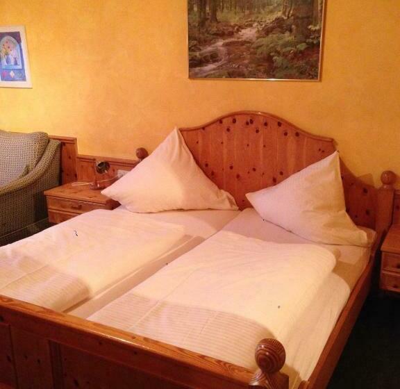 Номер Стандарт, Beim Haxenwirt