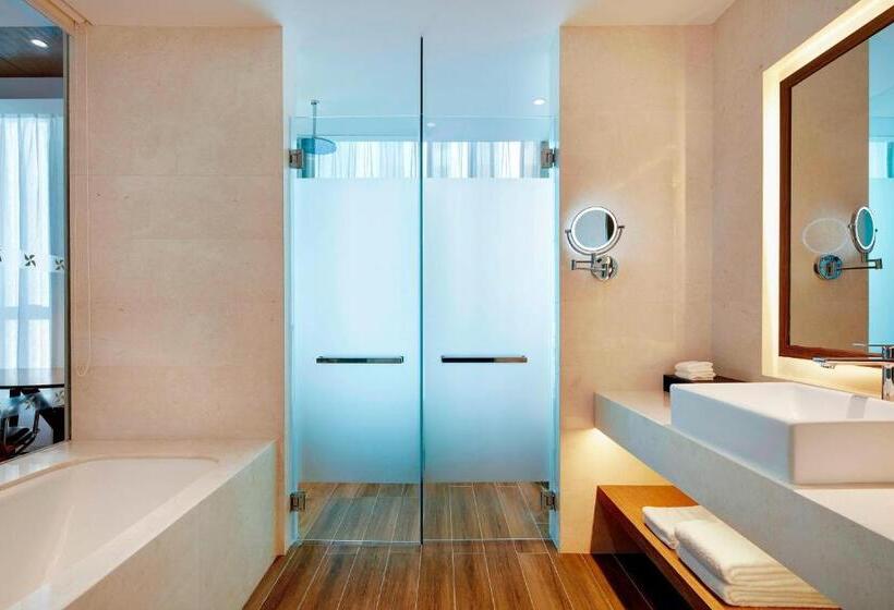 Номер Deluxe Кровать Кинг, Four Points By Sheraton Changchun, Hitech Zone