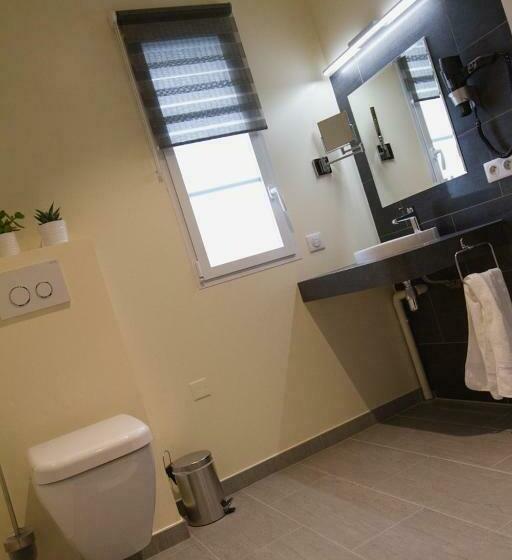 디럭스 룸 킹사이즈 침대, L Hostellerie D Acquigny