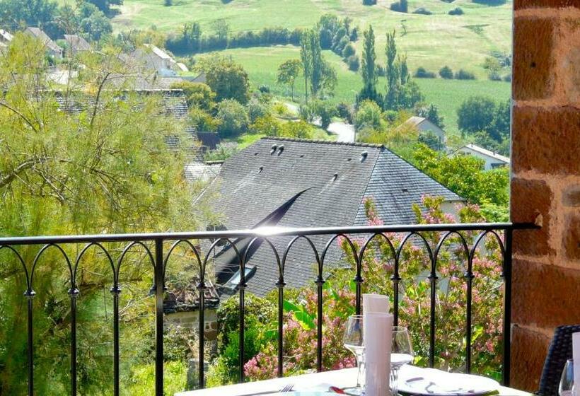 身障者適用キングサイズベッドルーム, La Bastidie