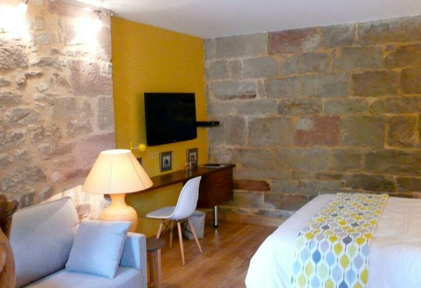 身障者適用キングサイズベッドルーム, La Bastidie