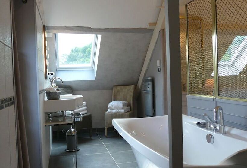 スイート, La Bastidie