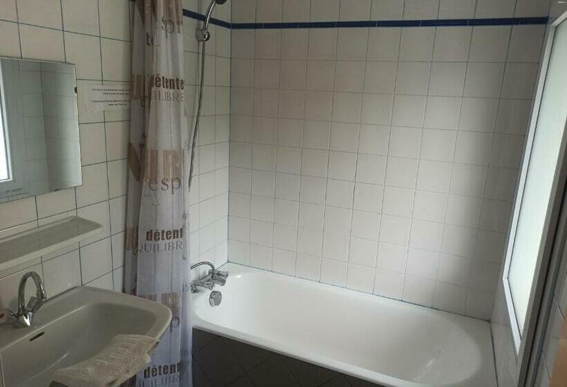 غرفة قياسية, La Pierre Blanche