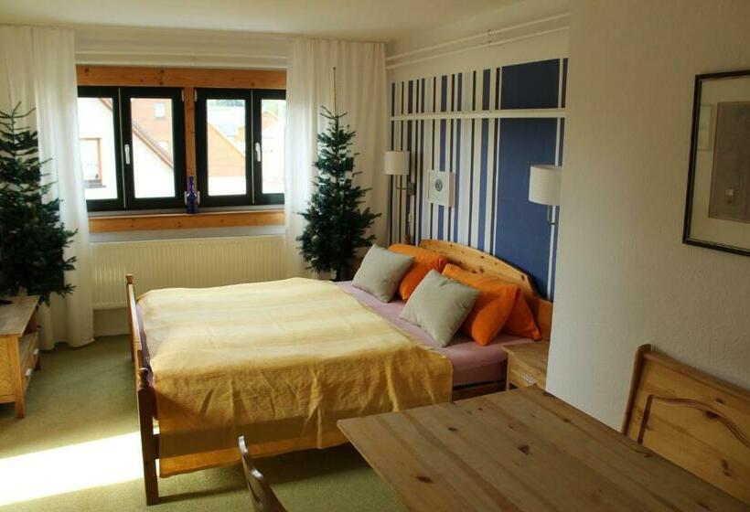 חדר בסיסי לשלושה, Landgasthof Zur Fichte