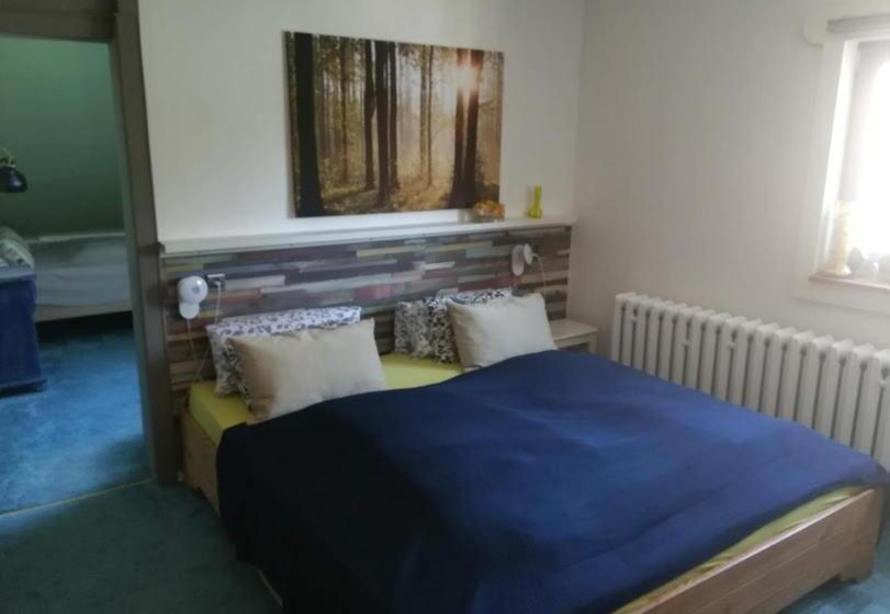 סטודיו משפחתי, Landgasthof Zur Fichte