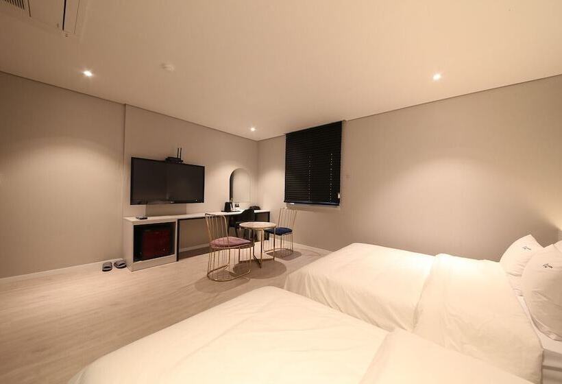 豪华房间, Leesundeok