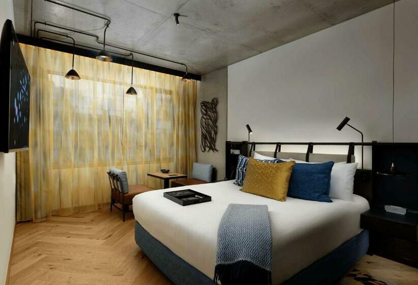 Стандартный Номер Кровать Кинг, Qt Melbourne