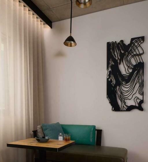 Номер Стандарт, Qt Melbourne